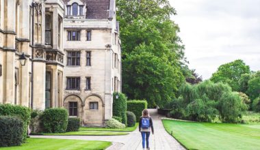 walking on college campus, freshman